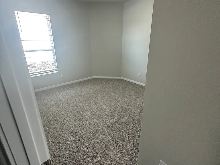 Nespral Dr — Photo 16
