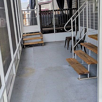 Screen room 23 x 12