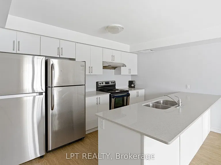 244 Penetanguishene Rd #4 — Photo 8