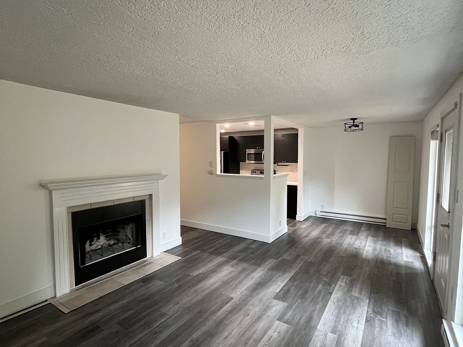 2 bed, 802 sqft, $1,800 — Photo 3
