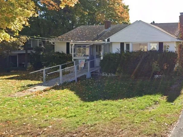 20 Toledo Ave, Pawtucket, RI 02860