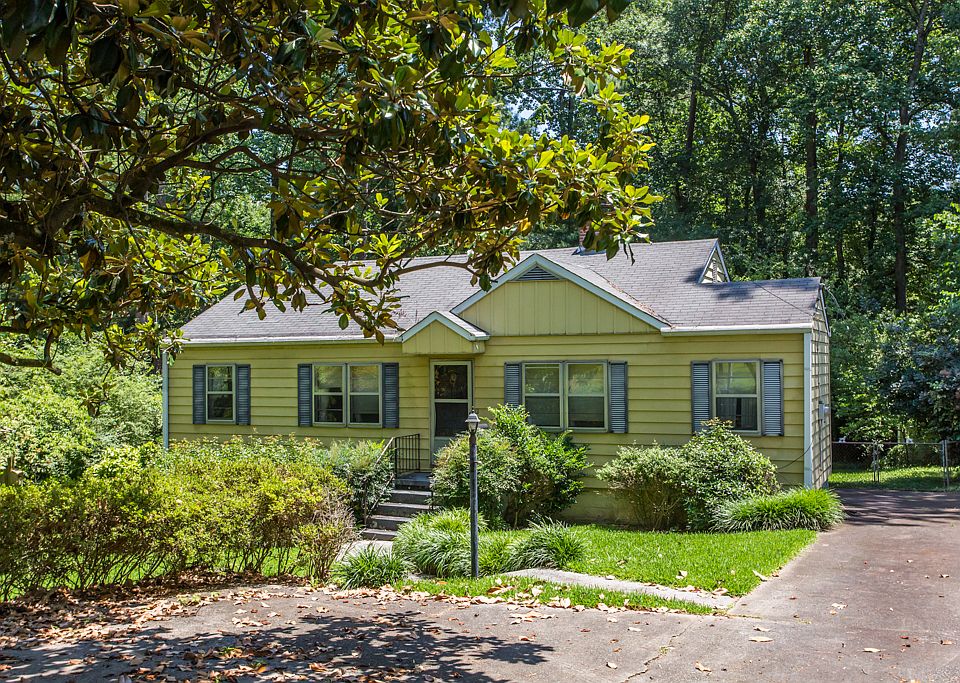 1st image of 3279 Lee St SE