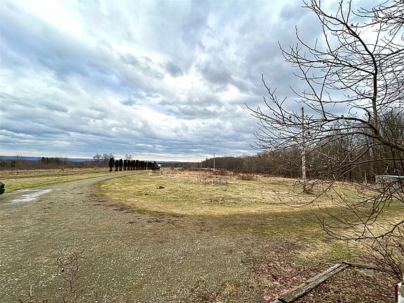 4th image of 22133 Birchard Rd