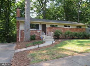 10120 Spring Lake Ter, Fairfax, VA 22030