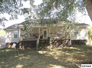 902 Apache Ln, Strawberry Plains, TN 37871