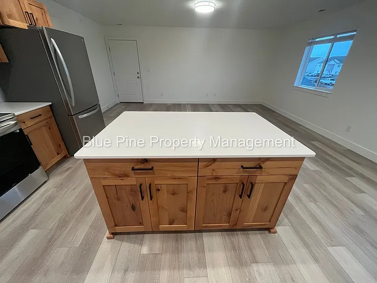 6322 N Freedom Rd #4 — Photo 7