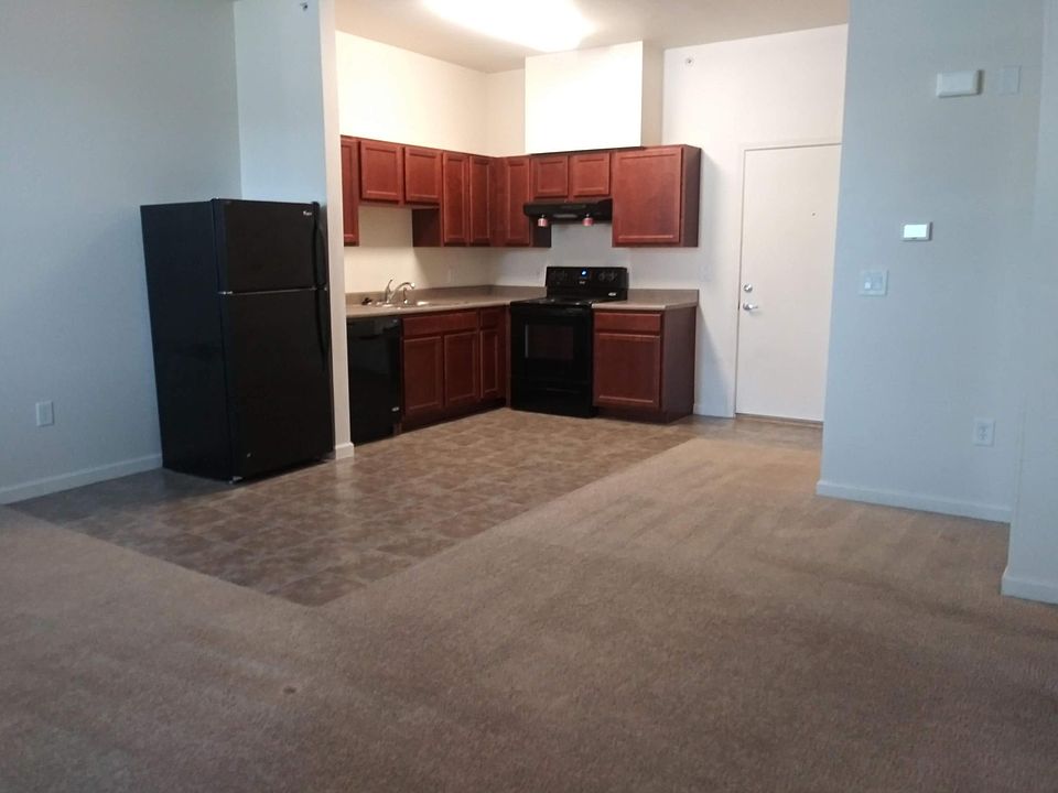 2nd image of 1102 S 4th St APT 101