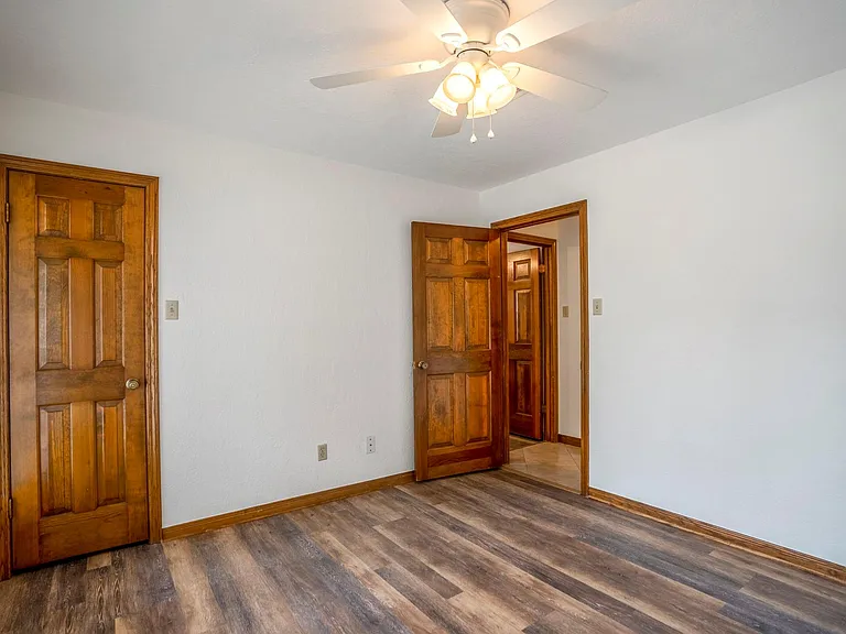 38 Devonshire Dr — Photo 27