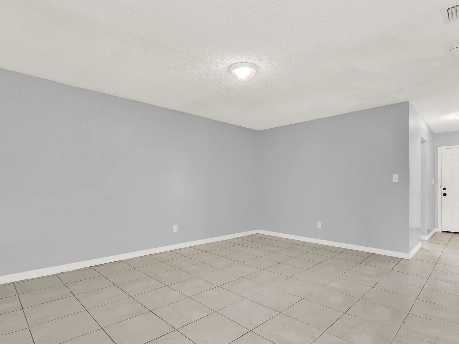 Louisiana Apartments — Photo 2