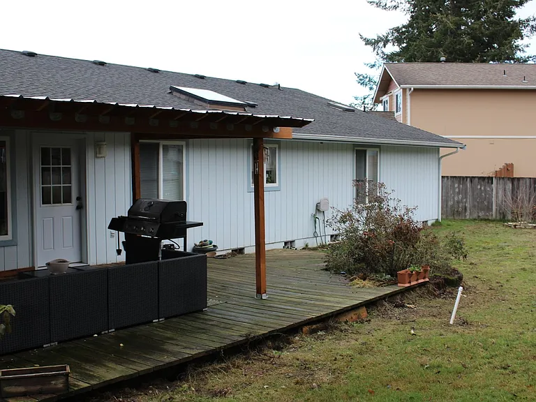 10502 94th St SW — Photo 32