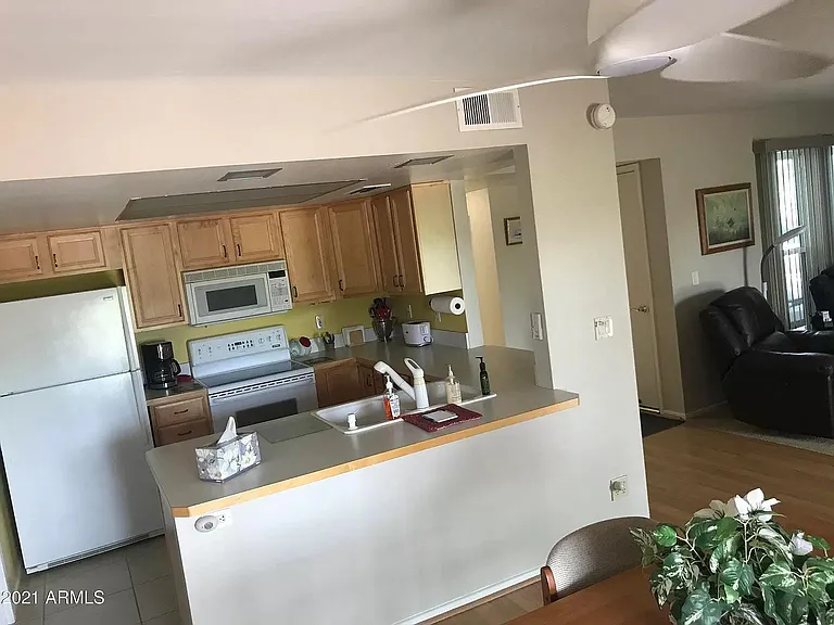 2213 N Lema Dr — Photo 12