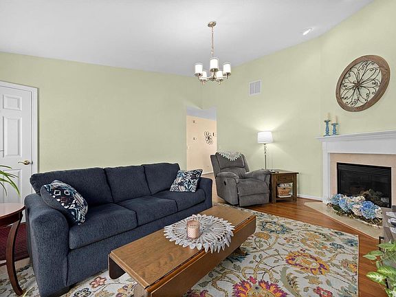 4th image of 10904 Fallowfield Dr
