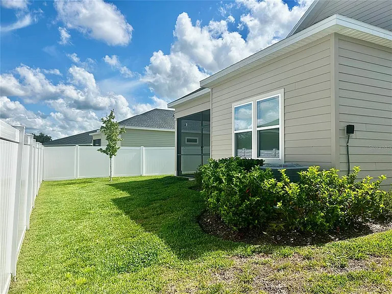 4530 NW 14th Loop — Photo 5