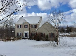 11 Jonathan Dr, Lafayette, NJ 07848