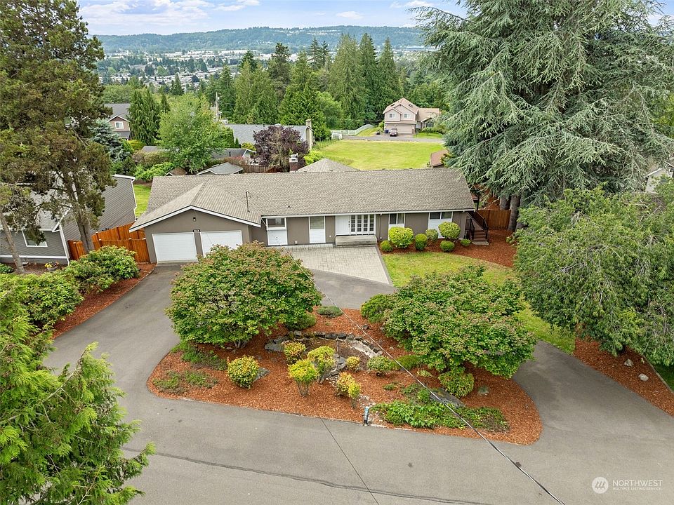Welcome to one of the most sought-after neighborhoods in South King County.>