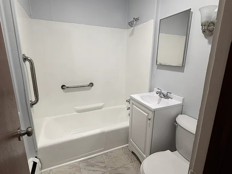 27 Norman St #1 — Photo 4
