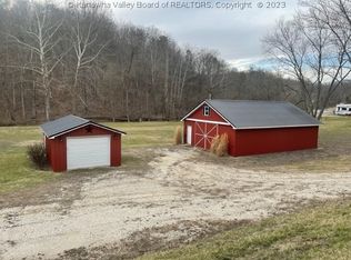 2824 Raccoon Creek Rd, Branchland, WV 25506