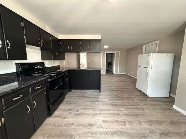 122 Main St Charlemont
