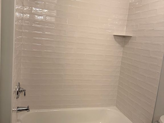 2nd image of 3318 Valley Dr