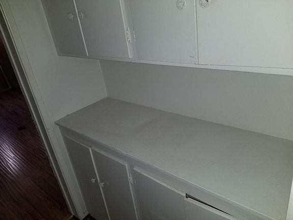 4th image of 6041 Whitsett Ave APT 102