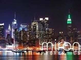 411 W 52nd St, New York, NY 10019