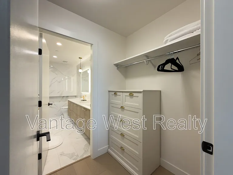 3800 Capozzi Rd #806 — Photo 4