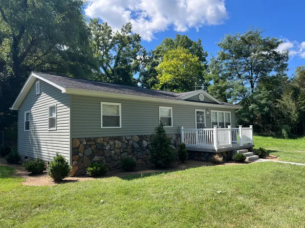 718 Summers St, Hinton, WV 25951