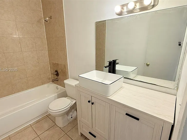 415 Executive Center Dr #203 — Photo 8