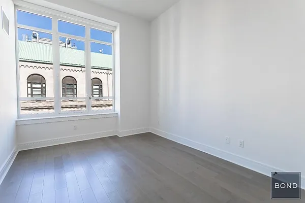 Rented by Bond New York | media 9