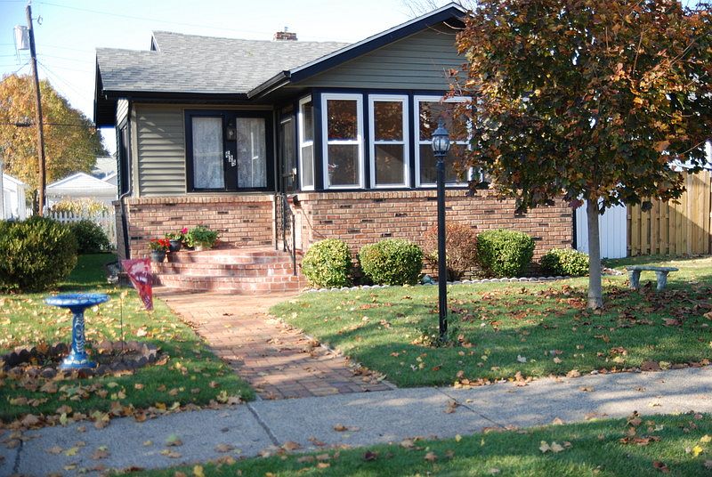 1st image of 625 N Gernhart Ave