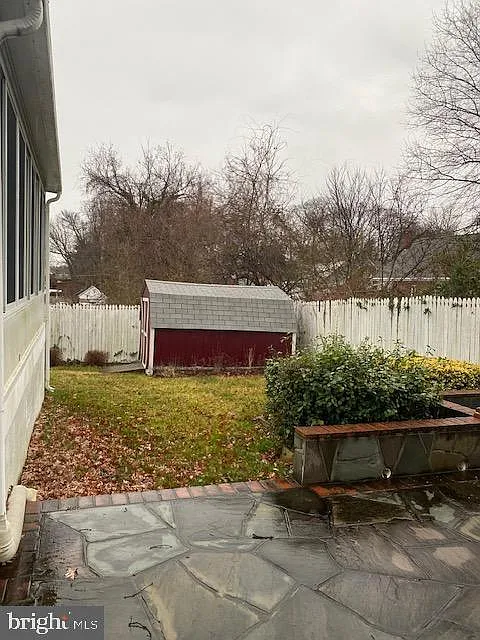 3 bed, 2.0 bath, 2016 sqft, $2,589 — Photo 4