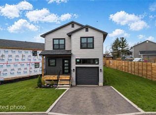 7 Brizley St, Oromocto, NB E2V4R1