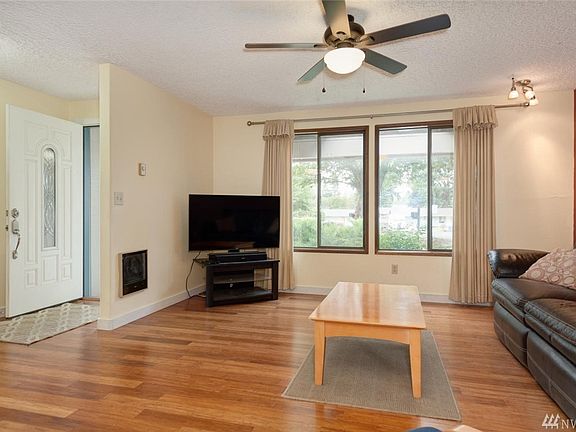 4th image of 400 NE 149th Ct