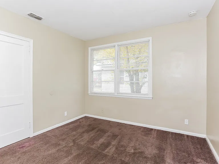 2025 Prospect St E — Photo 11