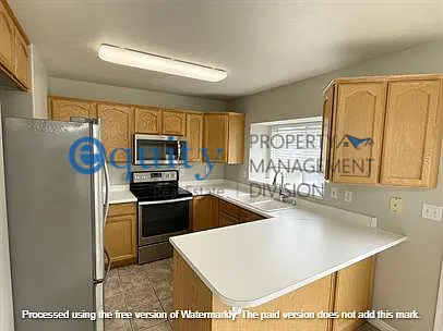7661 S 520 E — Photo 2