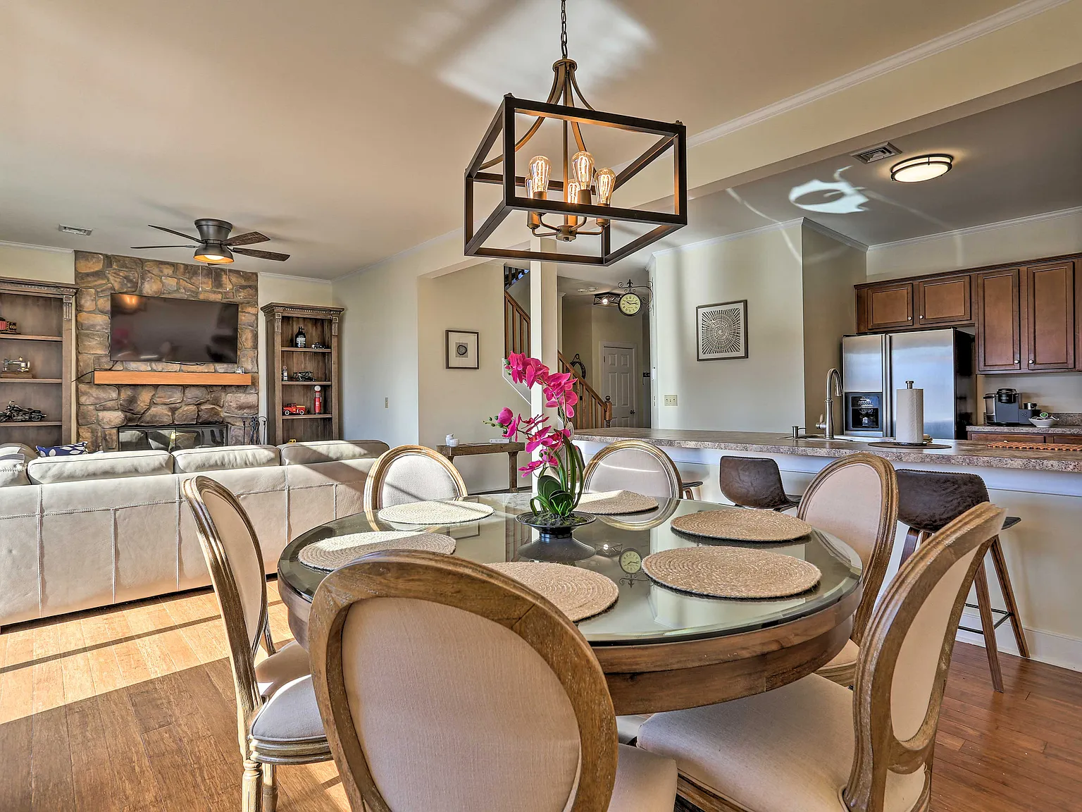 4 bed, $4,000 — Photo 3