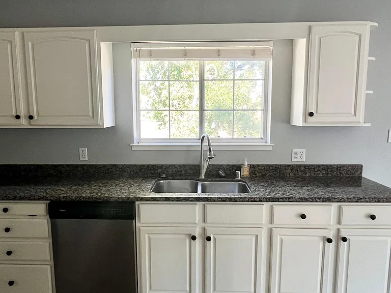5297 Lone Pine Rd — Photo 3