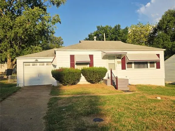10140 Cabot Dr, Saint Louis, MO 63137
