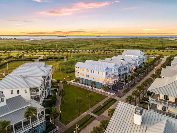 2602 E Seaside Dr, Galveston, TX 77550