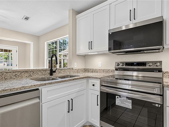 4th image of 765 Hackberry St