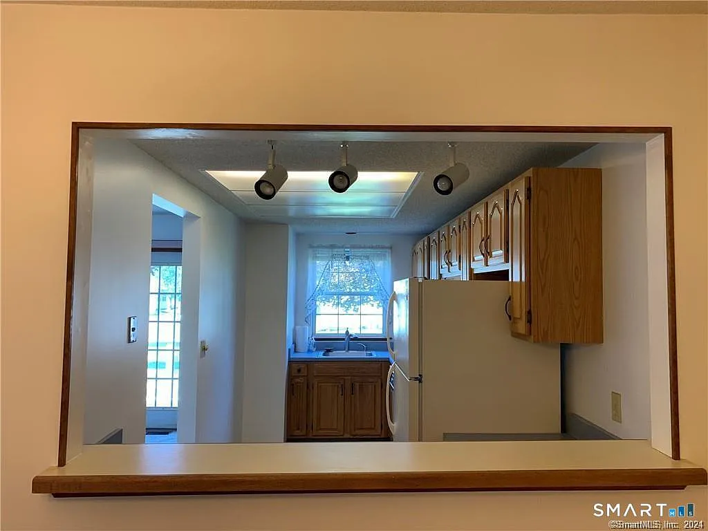 2 bed, 2.5 bath, 1200 sqft, $2,300 — Photo 4