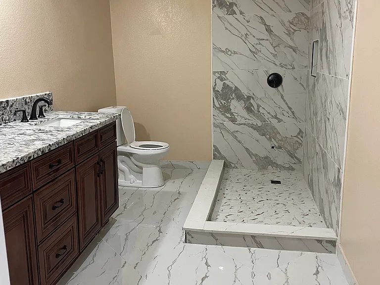 1387 W Francis St — Photo 17