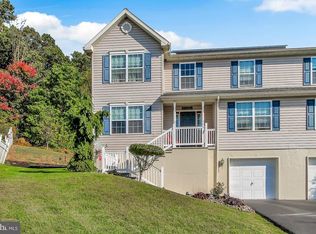 1023 Lily Ln, Temple, PA 19560
