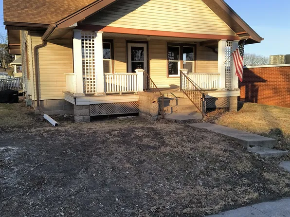 306 10th St, Corning, IA 50841