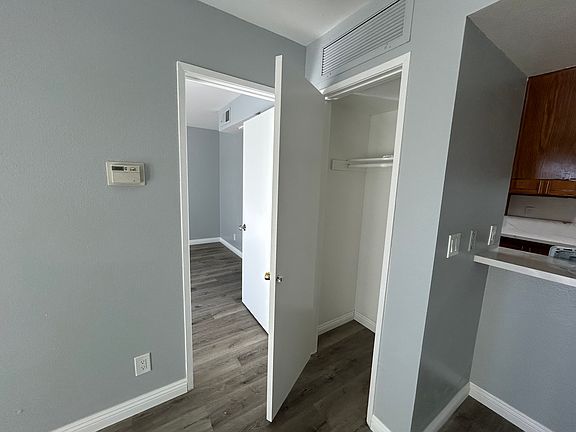 4th image of 928 S Cypress Ave #4