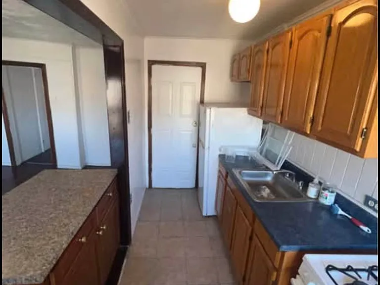 73 Hart St #2 — Photo 4