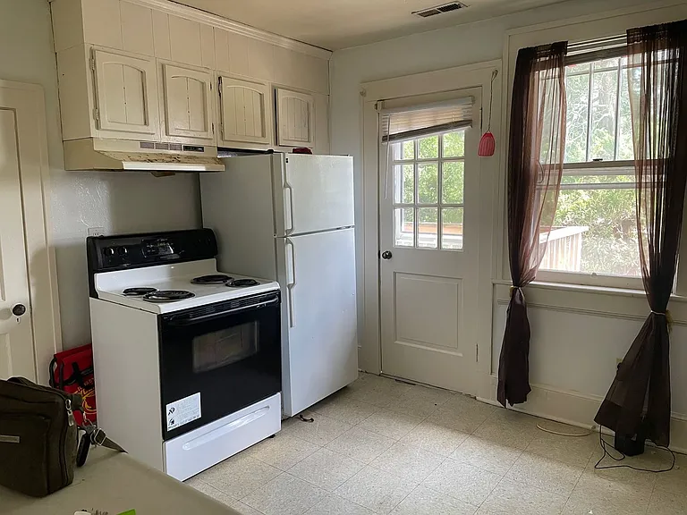 2324 Orange Ave NW — Photo 6