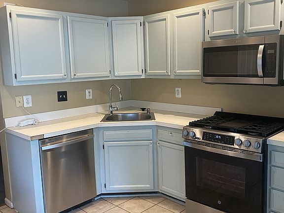 2nd image of 1707 Carriage Cir #1