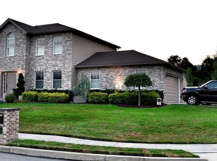 134 Seneca Dr, Old Forge, PA 18518