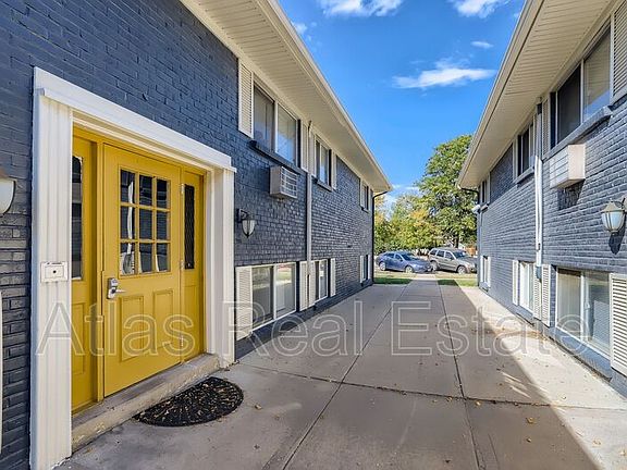 3rd image of 824 12th St Unit 101